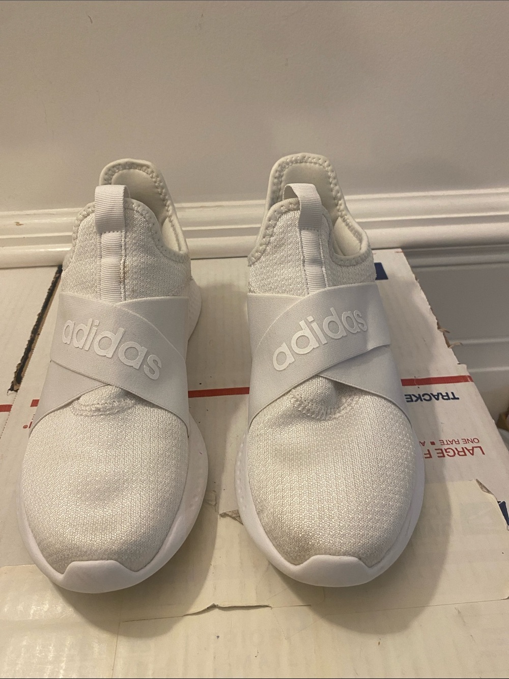 Adidas size 7.5 sneakers good condition